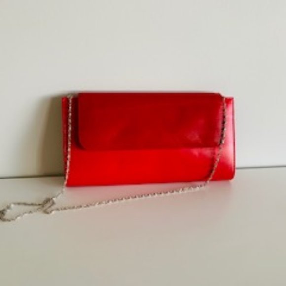 Handbags - Women's Clutch bag with silver detachable shoulder chain in red, only worn once